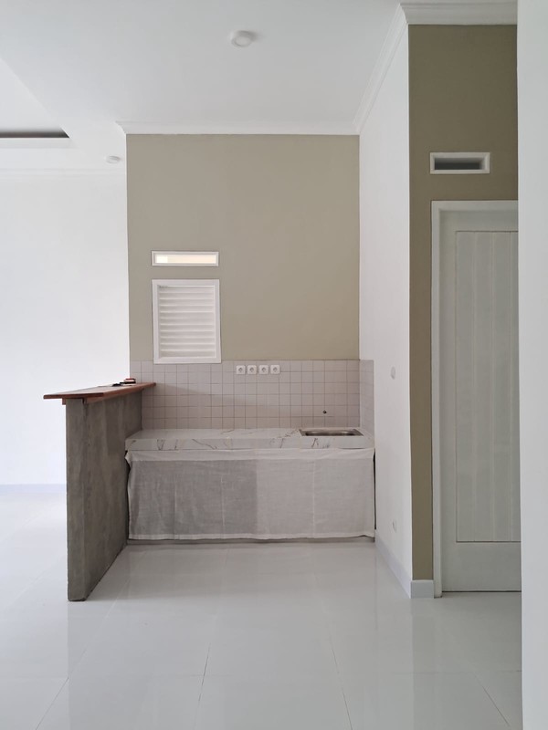 Rumah Cantik Siap Huni, Ramah Lingkungan,  Adem dan Asri. Renovasi total thn 2025. BSD Griya