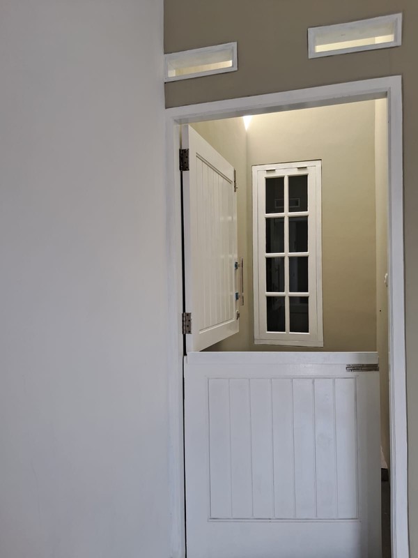 Rumah Cantik Siap Huni, Ramah Lingkungan,  Adem dan Asri. Renovasi total thn 2025. BSD Griya