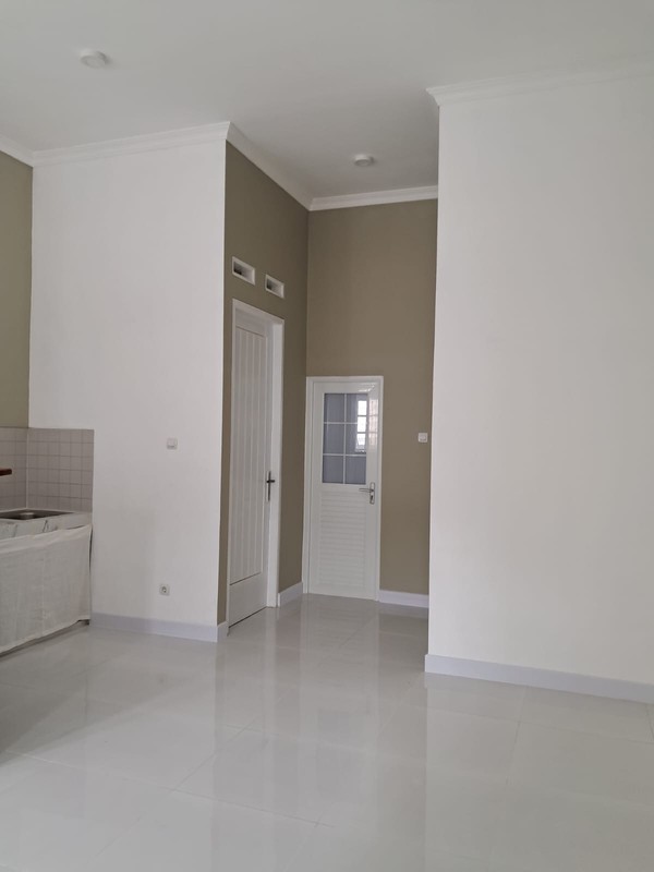 Rumah Cantik Siap Huni, Ramah Lingkungan,  Adem dan Asri. Renovasi total thn 2025. BSD Griya