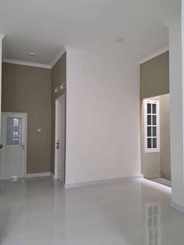 Rumah Cantik Siap Huni, Ramah Lingkungan,  Adem dan Asri. Renovasi total thn 2025. BSD Griya