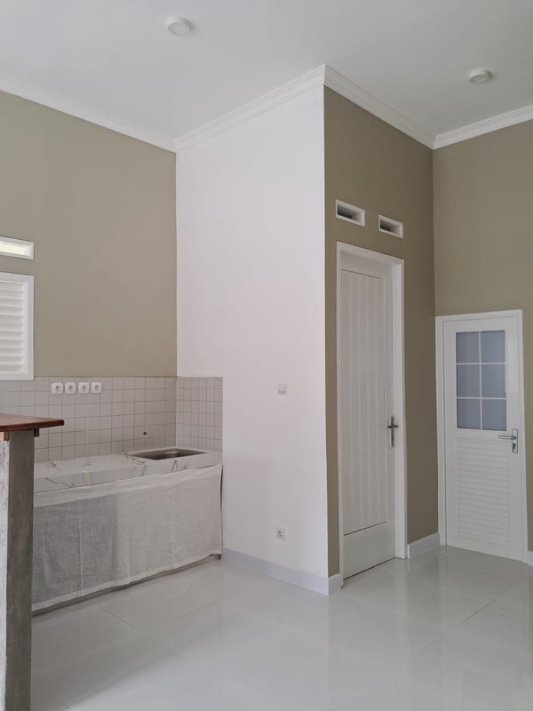 Rumah Cantik Siap Huni, Ramah Lingkungan,  Adem dan Asri. Renovasi total thn 2025. BSD Griya