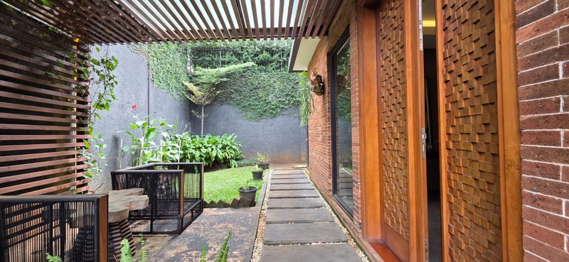 Rumah Mewah Exclusive dengan suasana Villa di Bali