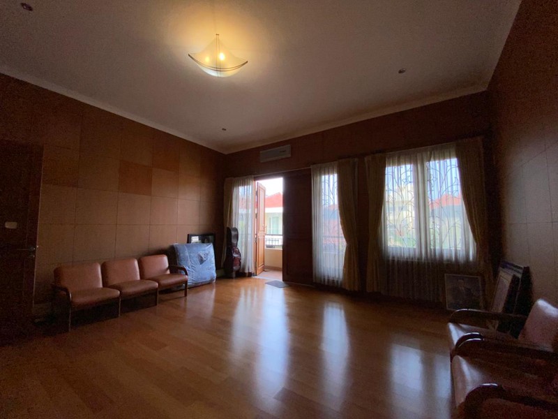 DIJUAL RUMAH CANTIK SEMI FURNISHED DI GALAXY BUMI PERMAI (ARAYA 1) 