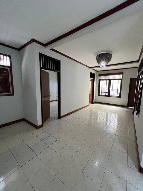 Rumah 2 Lantai, Lokasi strategis di Bintaro Sektor 5