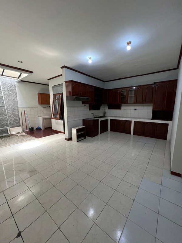 Rumah 2 Lantai, Lokasi strategis di Bintaro Sektor 5