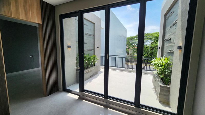 Dijual Rumah Citraland Woodland Surabaya Barat