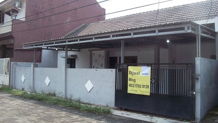 Rumah di Platinum Residence Sidoarjo, dekat Bandara International Juanda, Lingkungan masih Asri - MG -