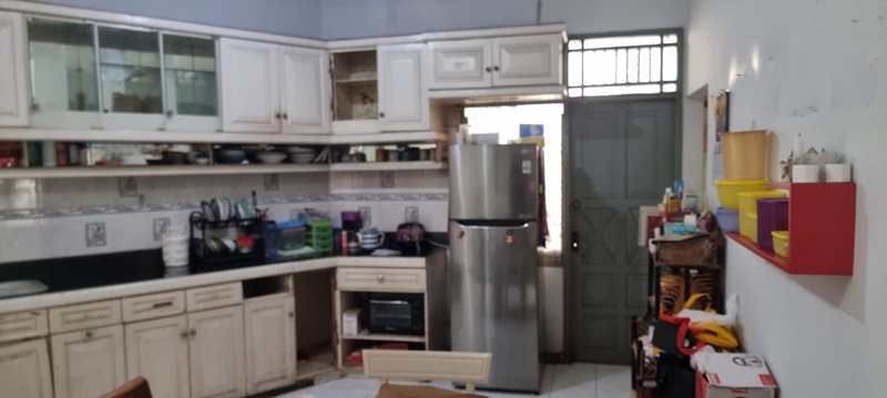 Rumah lokasi strategis di Bintaro Sektor 3