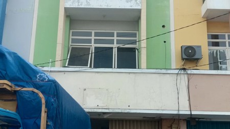 Ruko 2,5 lt Cocok Untuk Kantor di Harapan Indah Bekasi