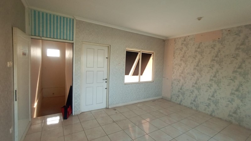 Ruko 2,5 lt Cocok Untuk Kantor di Harapan Indah Bekasi