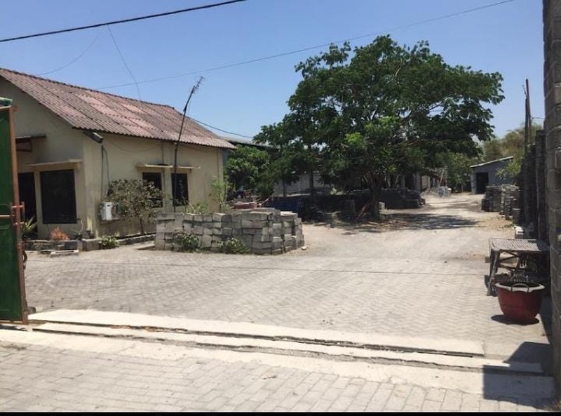 MURAH Dijual 3500 m2 Pabrik Paving Dekat Jalan Provinsi Mojosari Mojokerto Jawa Timur - Akses Kontainer 20 Feet - Izin Lengkap - Ada Gudang , Ruang Kantor - Surat SHM
