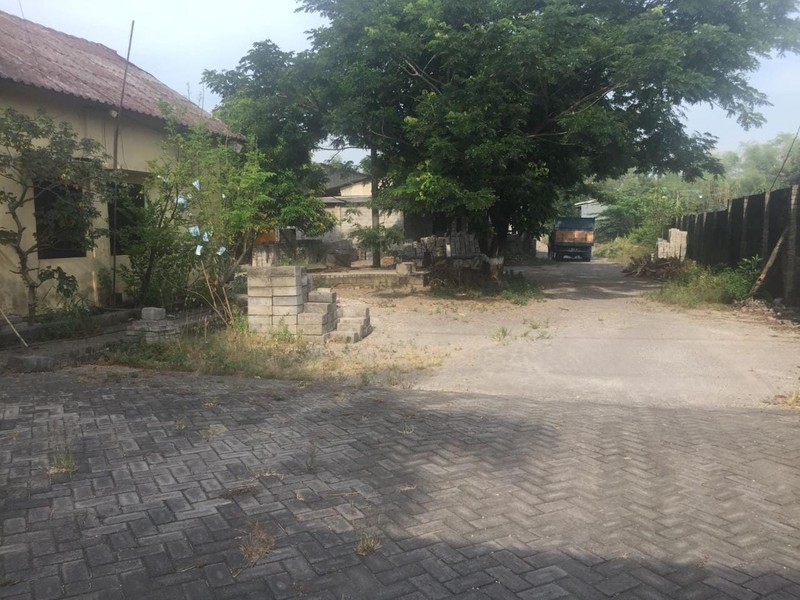 MURAH Dijual 3500 m2 Pabrik Paving Dekat Jalan Provinsi Mojosari Mojokerto Jawa Timur - Akses Kontainer 20 Feet - Izin Lengkap - Ada Gudang , Ruang Kantor - Surat SHM