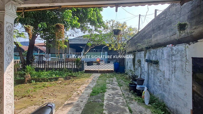 Dijual Rumah Lama Zonasi Komersil Untuk Pergudangan di Duren Sawit