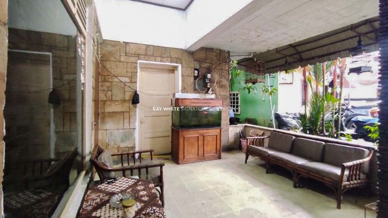 Dijual Rumah Strategis di Jalan Makmur Raya Menteng Atas Setiabudi
