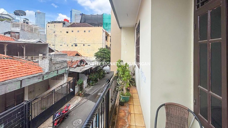 Dijual Rumah Kost Strategis di Setiabudi - Lokasi Ramai, Peluang Investasi Tinggi!