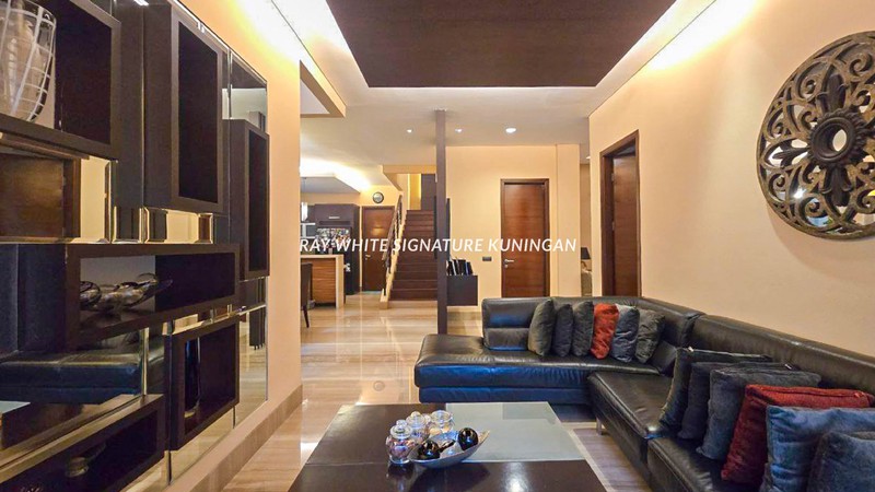 Rumah Mewah 2 Lantai di Banyan Ville The Green - BSD City