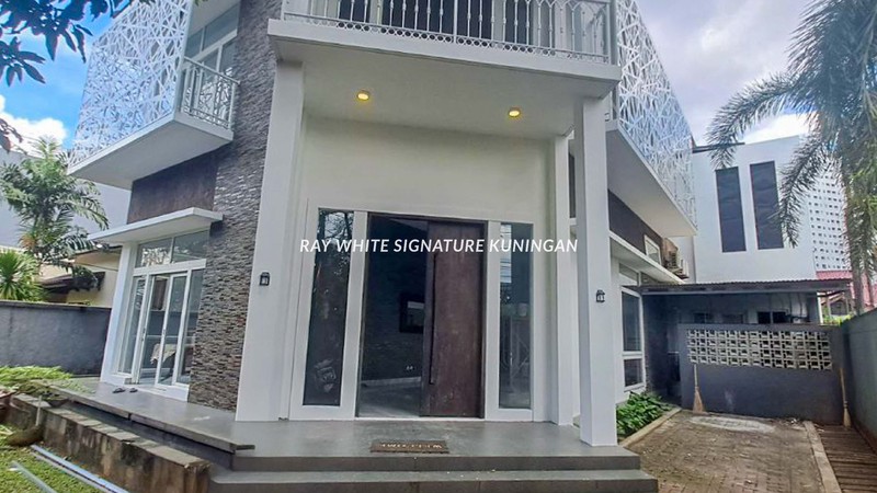 Rumah 2 Lantai Siap Huni di Komplek Perhubungan Udara Cempaka Putih