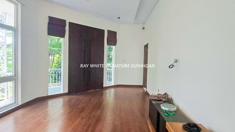 Rumah 2 Lantai Siap Huni di Komplek Perhubungan Udara Cempaka Putih