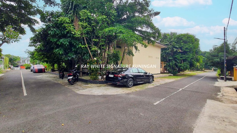 Rumah 1,5 Lantai Strategis di Komplek Curug Indah Jatiwaringin