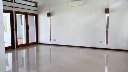 DISEWA RUMAH JALAN CISANGGIRI KEBAYORAN BARU JAKARTA SELATAN