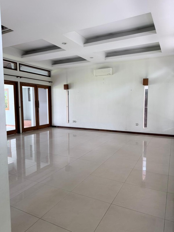 DISEWA RUMAH JALAN CISANGGIRI KEBAYORAN BARU JAKARTA SELATAN