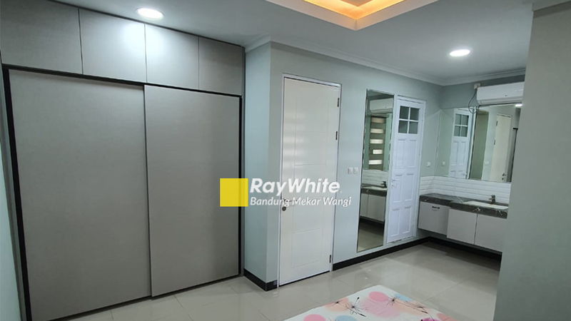 Rumah Minimalis Taman Kopo Indah 5