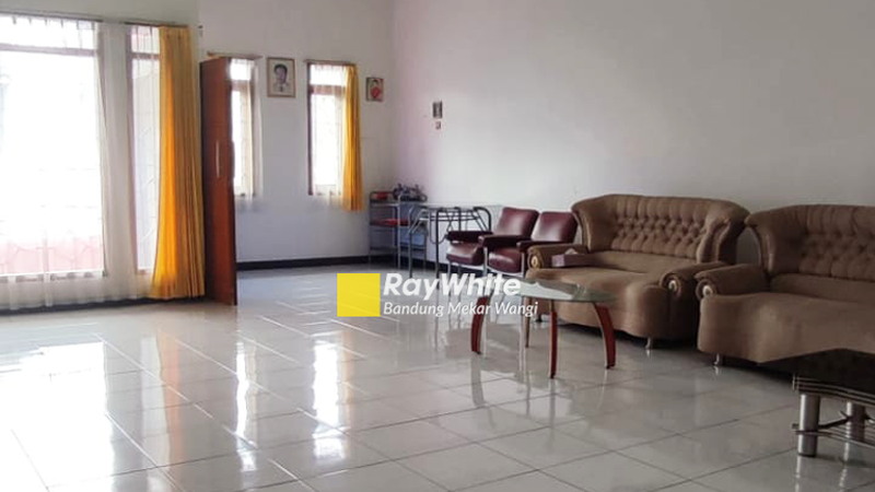 Rumah Full Bangun Dekat Jalan utama Taman Kopo Indah 