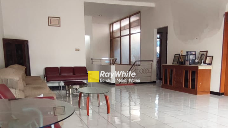 Rumah Full Bangun Dekat Jalan utama Taman Kopo Indah 