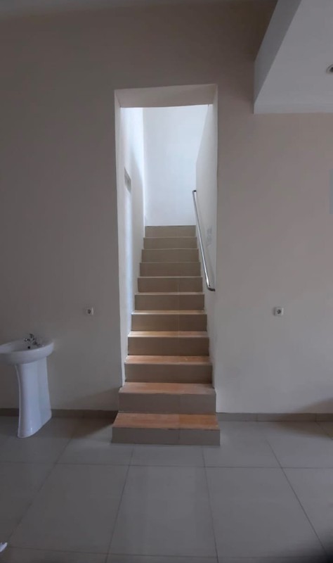 Rumah 2 Lantai Siap Huni, Hunian Nyaman dan Strategis Dekat Bintaro Jaya