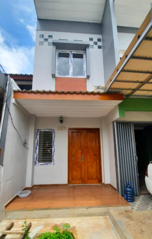 Rumah 2 Lantai Siap Huni, Hunian Nyaman dan Strategis Dekat Bintaro Jaya