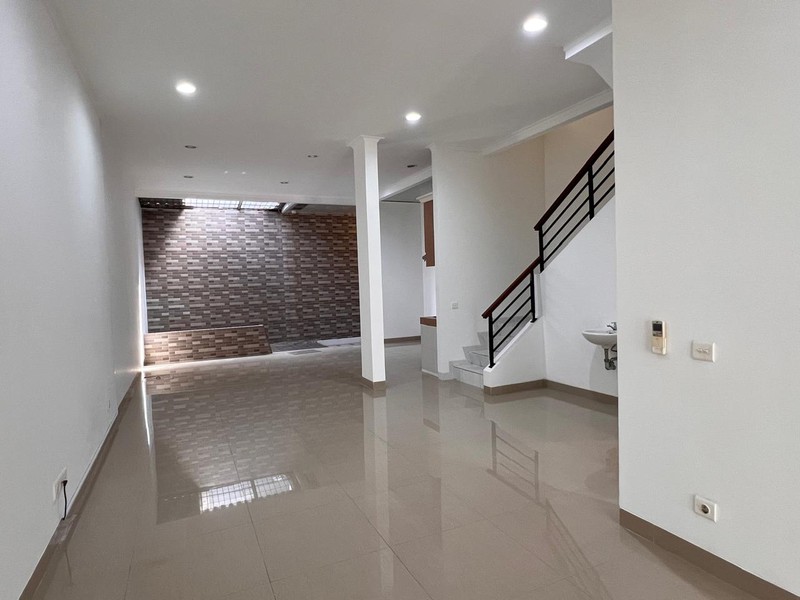 Rumah minimalis siap huni di Cluster Topaz Gading Serpong