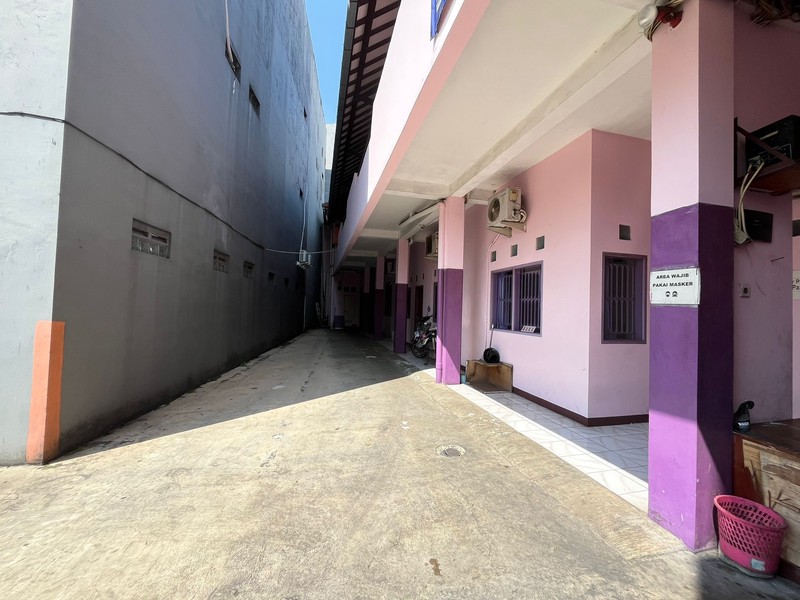 Margonda Raya kost 9 kamar dan kantor bentuk tanah L ngantong