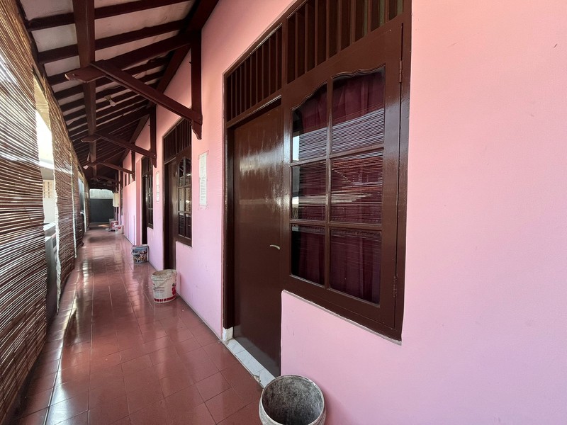 Margonda Raya kost 9 kamar dan kantor bentuk tanah L ngantong