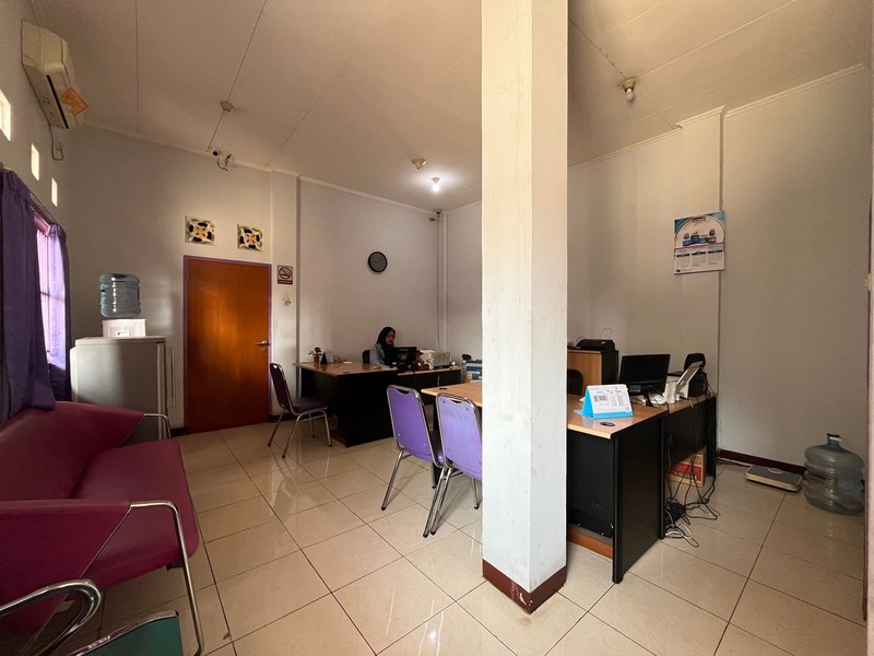 Margonda Raya kost 9 kamar dan kantor bentuk tanah L ngantong