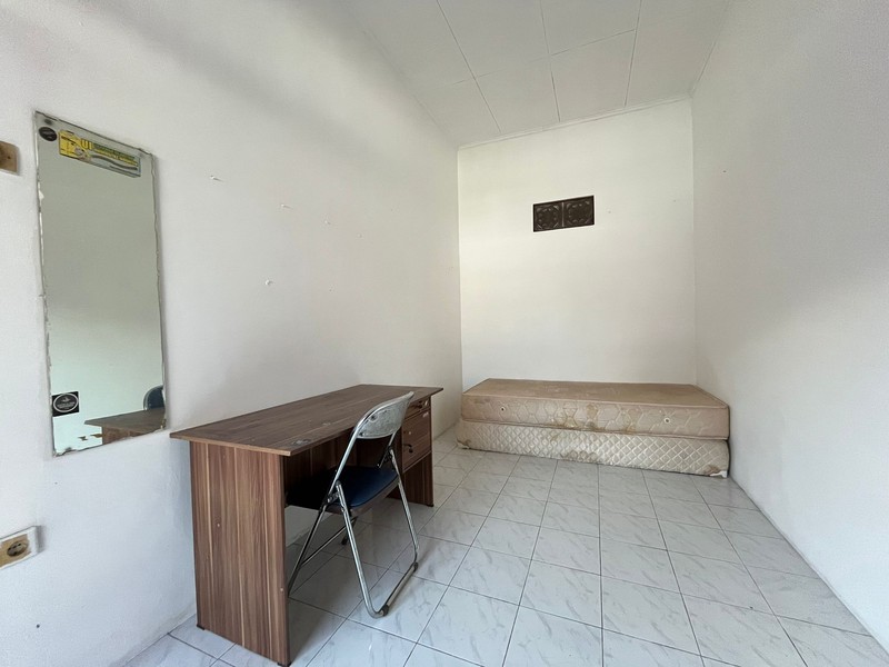 Margonda Raya kost 9 kamar dan kantor bentuk tanah L ngantong