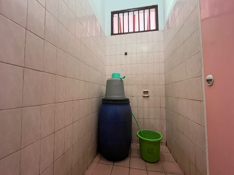 Margonda Raya kost 9 kamar dan kantor bentuk tanah L ngantong