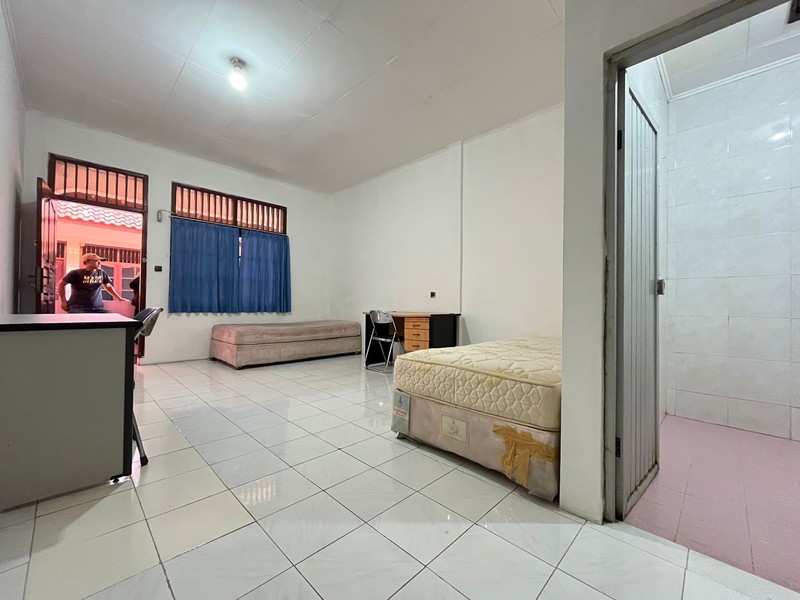 Margonda Pondok Cina kost 68 pintu jalan kaki 50 meter ke UI