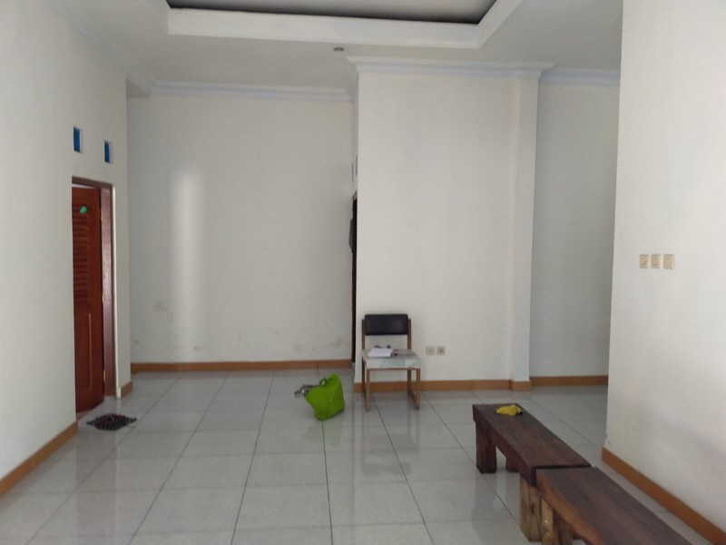 Rumah 2 Lantai 306 Meter Persegi, Akses Mudah Dari Jalan Ringroad Utara, Maguwoharjo, Depok, Sleman