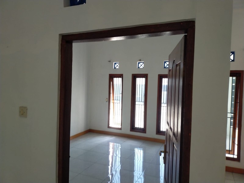 Rumah 2 Lantai 306 Meter Persegi, Akses Mudah Dari Jalan Ringroad Utara, Maguwoharjo, Depok, Sleman