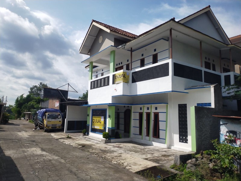 Rumah 2 Lantai 306 Meter Persegi, Akses Mudah Dari Jalan Ringroad Utara, Maguwoharjo, Depok, Sleman