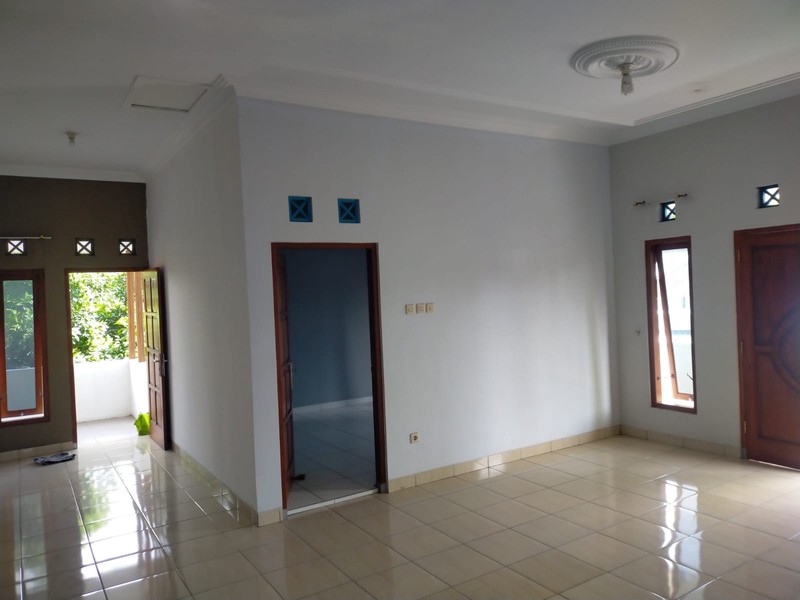 Rumah 2 Lantai 306 Meter Persegi, Akses Mudah Dari Jalan Ringroad Utara, Maguwoharjo, Depok, Sleman
