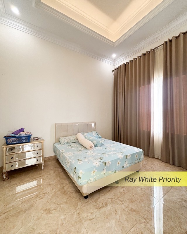 RUMAH MEWAH DENGAN DESIGN AMERICAN CLASSIC SEMI FURNISH DI KEMANG, JAKARTA SELATAN