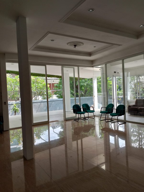 RUMAH SIAP HUNI DI PONDOK INDAH, NYAMAN DAN STRATEGIS 