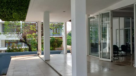 RUMAH SIAP HUNI DI PONDOK INDAH, NYAMAN DAN STRATEGIS 