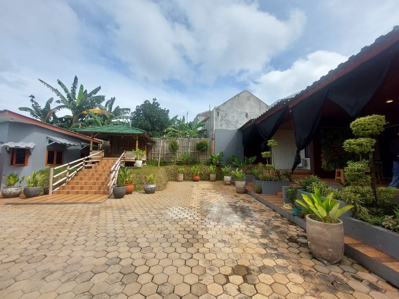 Dijual Semi Resort Dengan Tanah Luas Lokasi Strategis Di Sawangan, Depok