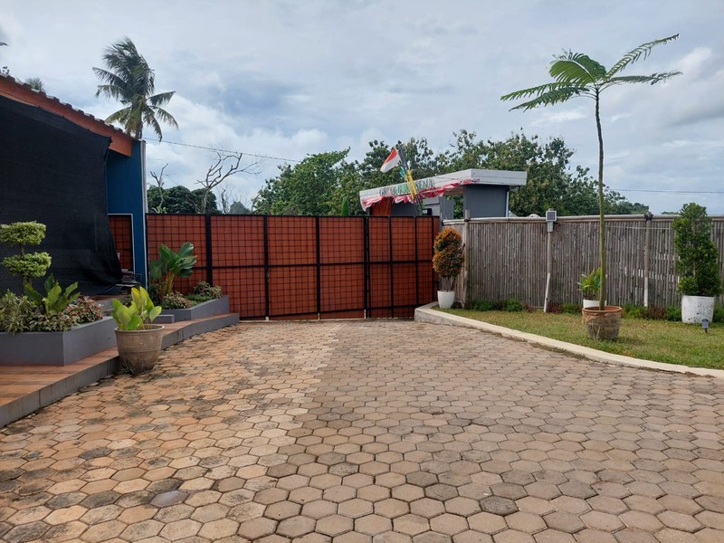 Dijual Semi Resort Dengan Tanah Luas Lokasi Strategis Di Sawangan, Depok