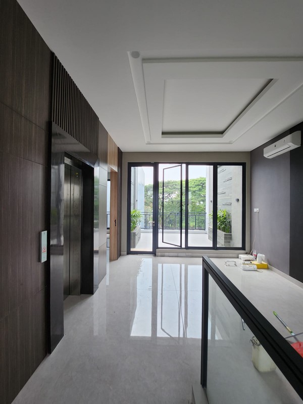 Dijual Rumah Baru Modern Mewah Woodland Citraland Premium Desain 3 Lantai PLUS Private Lift