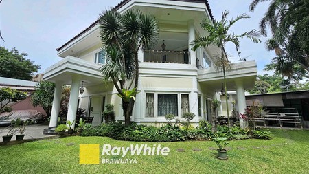 Rumah di Kebayoran Baru, Jakarta Selatan, Lokasi tenang, 2 km ke MRT Blok M