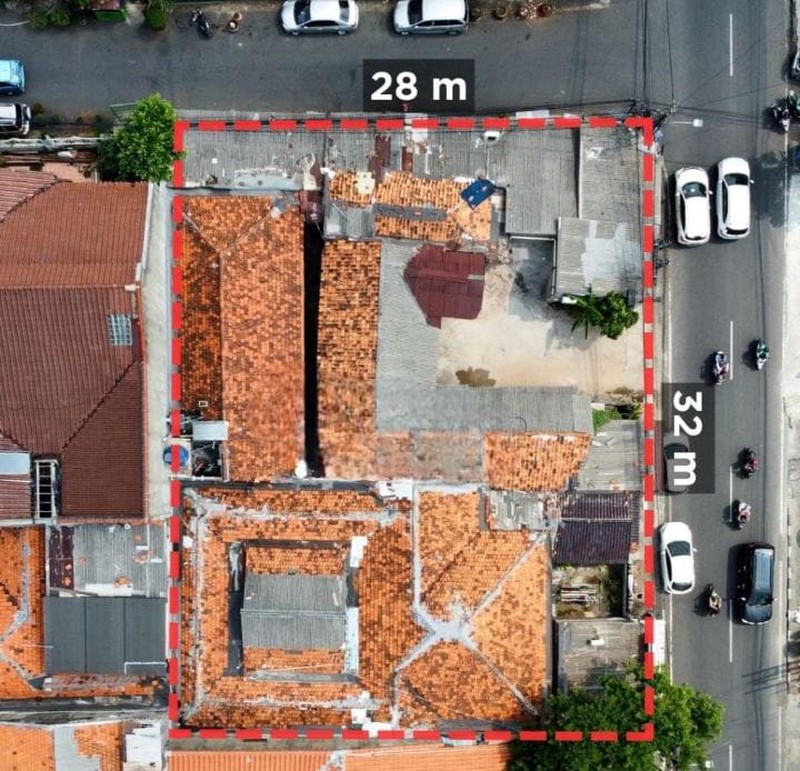 Rumah Tua Hitung Lahan Tanah 896 m2, Lokasi Komersial Dan Ramai Usaha, Di Tebet Barat