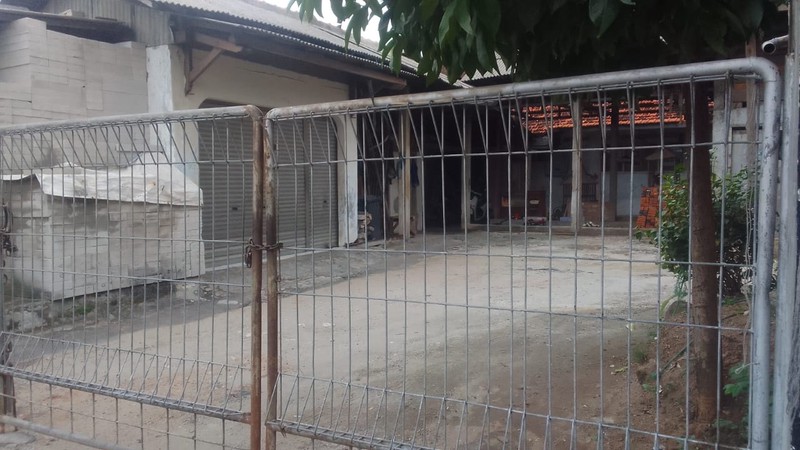 Rumah Tua Hitung Lahan Tanah 896 m2, Lokasi Komersial Dan Ramai Usaha, Di Tebet Barat